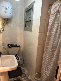 Furnished apartment -flat for rent شقة مفروشه بالتجمع الثالث القطامية - 1