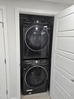 Brand-New Guesthouse-2bedrooms - Calgary - 3