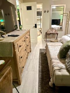 Spacious Villa 2 BR, 2 BA on Golf Course - 8