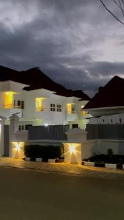 BOTS 3 Bedroom Duplex Apartment - - 1