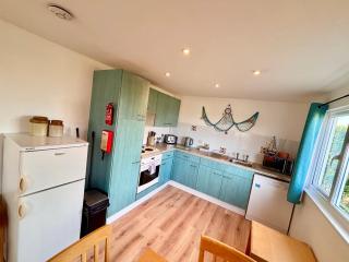 5 Berth Chalet Holiday Apartment in Cornwall - 4