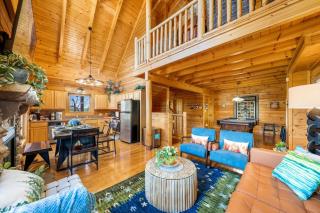 Rustic Cabin w Modern Comfort Minutes from Parkway - Pigeon Forge - 7