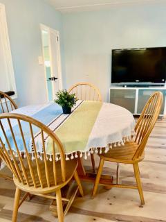 Cozy House - 2beds & 1 bath - 7