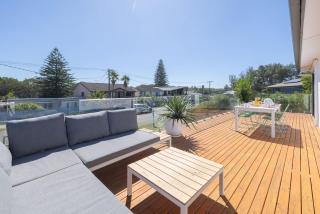 Robinson Retreat, 3 Robinson St - 4 bedrooms, 2 bathrooms, air con and Wi-Fi - Anna Bay - 0