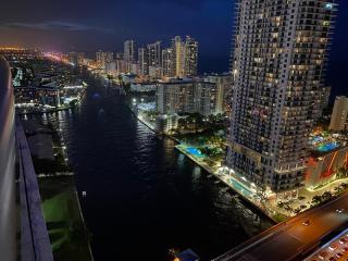 BeachWalk Studio B Apmt 2 Beds amazing view - Hallandale Beach - 4