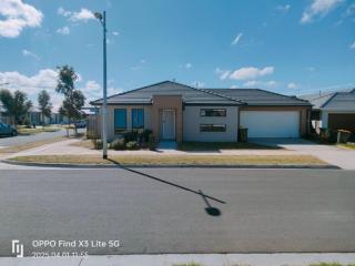 Home in Wyndham Vale (Manor Lakes) Melbourne - Wyndham Vale - 8