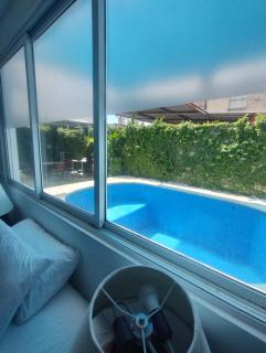 Hermosa casa tres recamaras con piscina bar terrazas árboles excelente ubicación - Mérida - 2