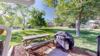 Cozy Four Bedroom Family Retreat with Yard and Air Hockey - Centennial - 7