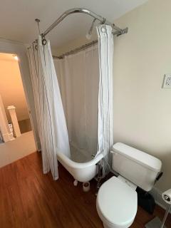 Aluminum city getaway - New Kensington - 9