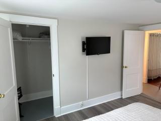 Aluminum city getaway - New Kensington - 6