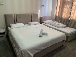 Apple Hostel Bishkek - Bisjkek - 1