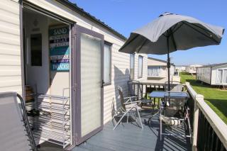 Big2vacation 2 Exclusive at new beach caravan holiday free parking wifi gaming chair swimming pool decking fun activities games food facilities club house arcade walk to beach - 7