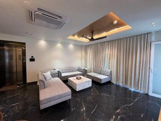 Signature Suite By The Lazy Host - Udaipur - 9