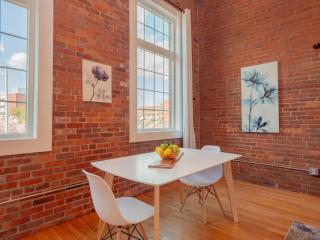 Jennifer's Historic Brick Riverfront Loft Apartment - Providence - 9
