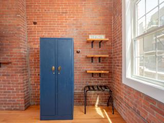 Jennifer's Historic Brick Riverfront Loft Apartment - Providence - 8