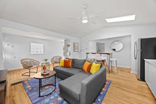 Cozy 2BR Near Bourbon Trail + Backyard Access - 5