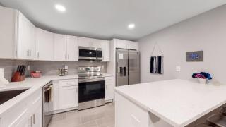 Spacious Lower Unit Updated Two King Beds in Denver - 2