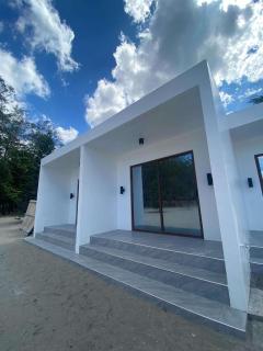 Beach front deluxe room with bathroom - Modern Cabin Shiloh 2 - San Narciso - 0