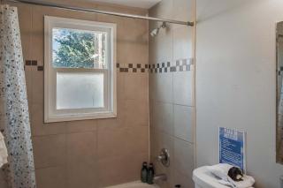 Great Updated King Bed Near Denver Sports field and concerts - 1