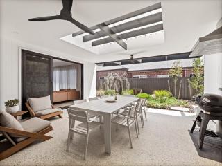 Amila - central location with designed spaces - Dunsborough - 7