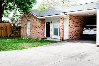 Hometown Hideaway King Ste 6 mi to Sports Complex - Broussard - 5