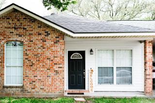 Hometown Hideaway King Ste 6 mi to Sports Complex - Broussard - 1