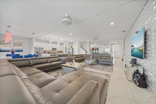 The Bling Estate - 9