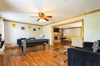 Elegant 4BR - Pool - Backyard - Fireplace - Games Room - Houston - 6