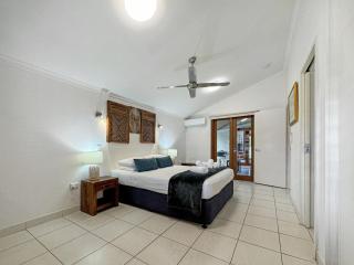 Wongalinga Beachfront Apt 4 - 6