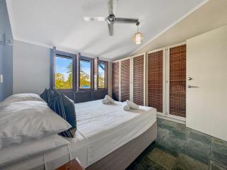 Wongalinga Beachfront Apt 5 - 1