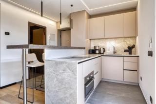 City CENTRAL Apartment - Attico Porto Brenzone -lakefront rooftop terrace - 4