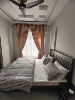 Prime Location Stylish Apartment in DHA Karachi - Karachi - 0