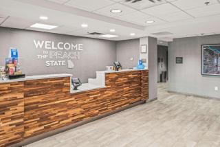 Hampton Inn Columbus-North - Columbus - 0