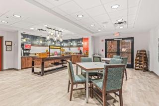 Hampton Inn Columbus-North - Columbus - 6