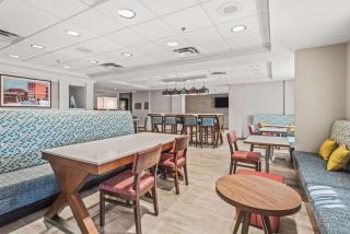 Hampton Inn Columbus-North - Columbus - 5