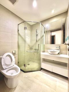 Great Quality, Convenient Position, 2 Bedroom Apt In City Centre - 2