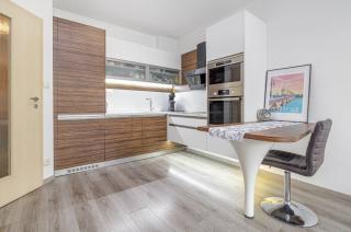Central, sunny and spacious apartment - Bratislava - 6