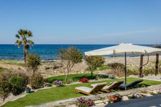 Kallisti Beach & Spa Villa - A Luxury Seaside Retreat - 8