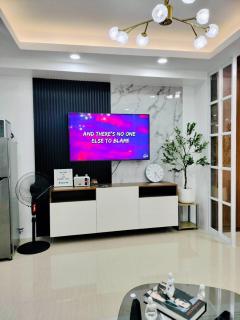 Newly opened near MOA & Airport with PS4 and karaoke - Manila - 6