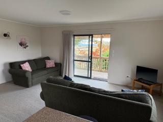 Cosy Country Private Cottage with views - - 3