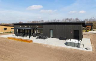 5 Bedroom Stunning Home In Hadsund - Hadsund - 0