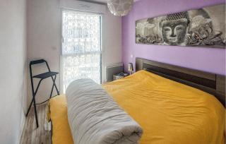 Stunning Apartment In Saint-Gilles-Croix-De- - - 6