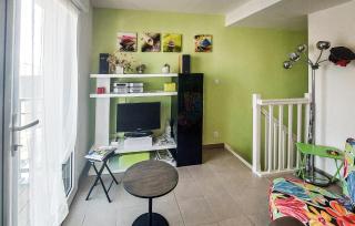 Stunning Apartment In Saint-Gilles-Croix-De- - - 2