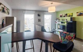 Stunning Apartment In Saint-Gilles-Croix-De- - - 1