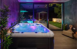 Awesome Home In Zminj With Wifi - 8