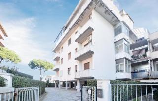 Pet Friendly Apartment In Viareggio With Wifi - Viareggio - 4