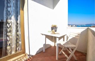 Pet Friendly Apartment In Viareggio With Wifi - Viareggio - 3