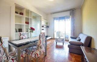 Pet Friendly Apartment In Viareggio With Wifi - Viareggio - 8