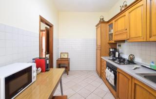 3 Bedroom Amazing Apartment In Portole - 7