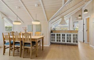 4 Bedroom Awesome Home In Ebeltoft - Ebeltoft - 6